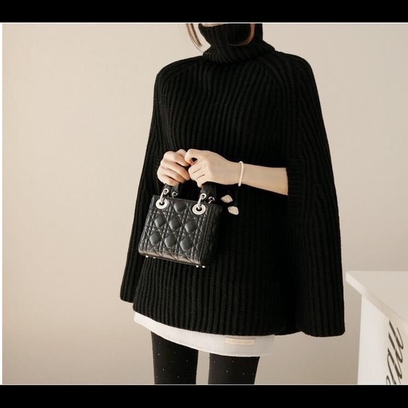🆕 Black Turtleneck Sweater Cape - Picture 3 of 6